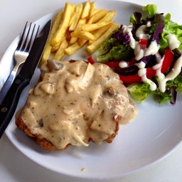 meat steak mushroom sauce