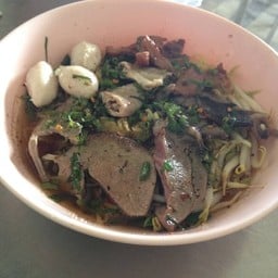 แซ่บกลางๆ