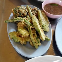 ร้านแกงไท