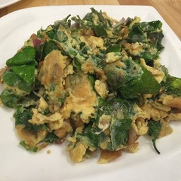 ใบเหลียงผัดไข่