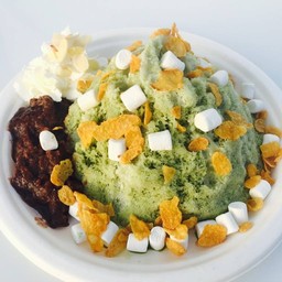 Snow Station ตลาดนัดรถไฟศรีนครินทร์