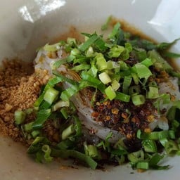 ก๋วยเตี๋ยวเรือ ป.ประทีป คุ้มเกล้า