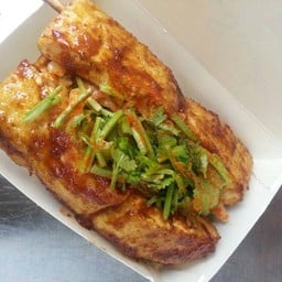 หมูปิ้งนมสด ลูกชิ้นปิ้ง ไส้กรอกทอด