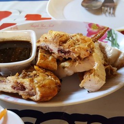 ไก่ค่อนข้างแห้ง น้ำจิ้มใช้ได้