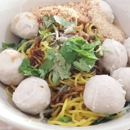 ลูกชิ้นอร่อย