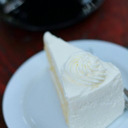 เค้กมะพร้าวอ่อน 75 ฿