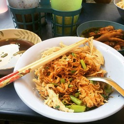 ก๋วยเตี๋ยวไก่ตลาดฮ่องกงพลาซ่า