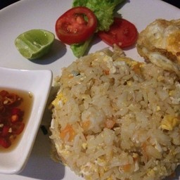 ข้าวผัดปู 150฿++ เด็กทานได้คนเดียว X