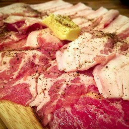ชุดหมูครับ