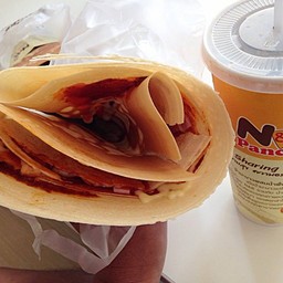 เครปน้ำพริกเผา + แฮม + ไส้กรอก. (ราคา 40 บาท)