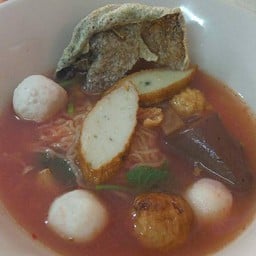 ก๋วยเตี๋ยวหมูต้มยำสูตรมะนาว ปูกะต๋อง