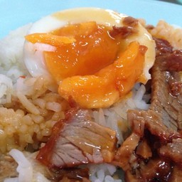 ข้าวหมูแดง