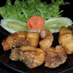 ปลากะพงทอดราดน้ำปลา