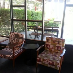 นั่งแอร์เย็นๆ