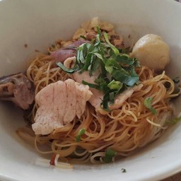 เตี๋ยวเรือ หก ทับ สอง