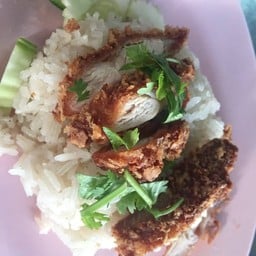 อ้วน ข้าวมันไก่ สาย 7