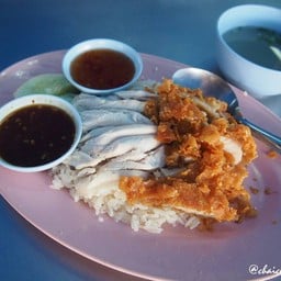 ข้าวมันไก่รักกาแฟ ซอยวิภาวดีรังสิต 64