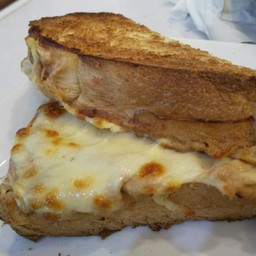 ทูน่าลาวาชีส