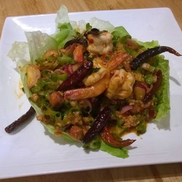 ยำถั่วพูกุ้งสด