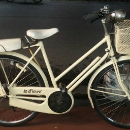 จักรยานคู่ชีพนายกุ้งนมสดครับ ใช้งานมานานถึง31ปีแล้ว สำหรับไปซื้อของทีาตลาดทุกๆวั