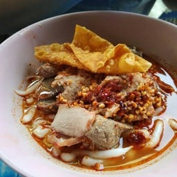 ก๋วยเตี๋ยวน้ำตก ป้านิด บางโพ