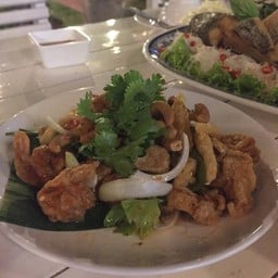 ยำสามกรอบ