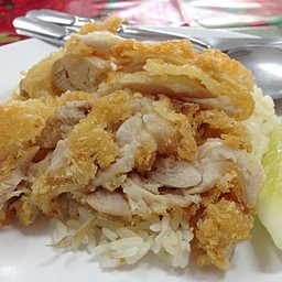 ข้าวมันไก่ทอด. (ราคา 35 บาท)