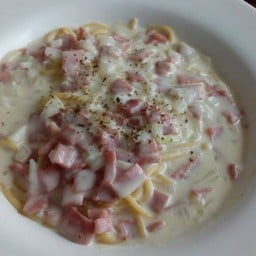 สปาเก็ตตี้คาโบนาร่าจานใหญ่  99