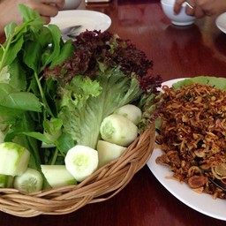 ลาบปลาร้าลูกชิ้นปลากรายผัดฮ่า