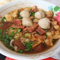ก๋วยเตี๋ยวป้าลอง