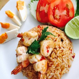 ข้าวผัดน้ำพริกเผากุ้ง