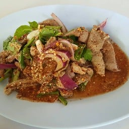 ส้มตำลุงป้า อีสานกันเอง 2 สถาบัน AIT