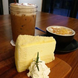 double cheesecake, hot caramel macchiato, iced mocha