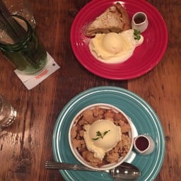 GRANNY SMITH APPLE PIE & COFFEE