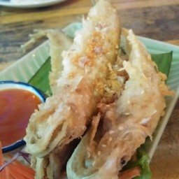 ปลาเนื้ออ่อนทอดกระเทียม
