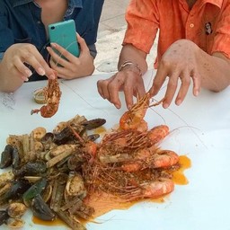 กุ้งถาด ซีฟู้ดดูดนิ้ว สาขาถนนคนเดิน พิษณุโลก