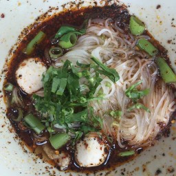 ก๋วยเตี๋ยวเรือไทยแท้ แม่น้องลี