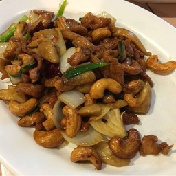 ไก่ผัดเม็ดมะม่วง