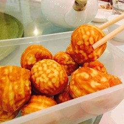 Emperor 's Cream Puff