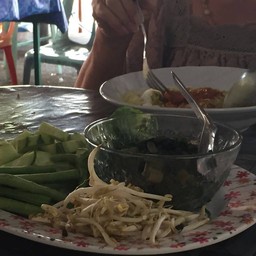 ขนมจีน-ก๋วยจั๊บ 20บาท