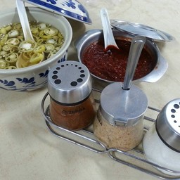 เครื่องปรุงที่โต๊ะ