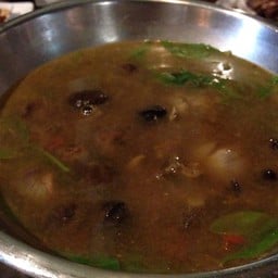 แกงขี้เหล็กใส่หนังหมู