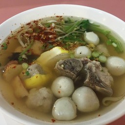 ก๋วยเตี๋ยวหมูตุ๋น ไฮเทค