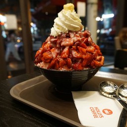 Hollys Coffee สุขุมวิท