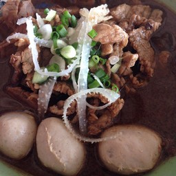 ก๋วยเตี๋ยวเรือยกพลขึ้นบก พันเสด็จ