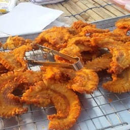 หมูทอด ไก่ทอด