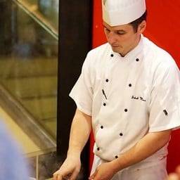 เชฟปรุง Risotto กันสดๆ