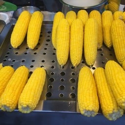 ข้าวโพดต้มฝักละ22./