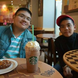 chocolate frappe แก้วกลาง แต่แก้วใหญ่มาก