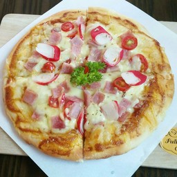 พิซซ่าเริ่มต้นที่99บาท อร่อยครับยังมีอีกหลายหน้าให้เลือก
